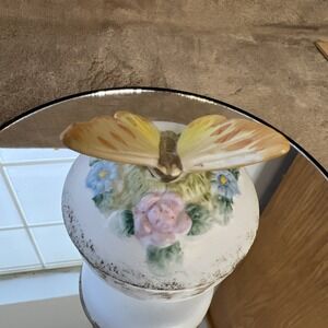 Vintage Maxam Porcelain Butterfly Floral Round 3 Legged‎ Small Trinket Box Dish
